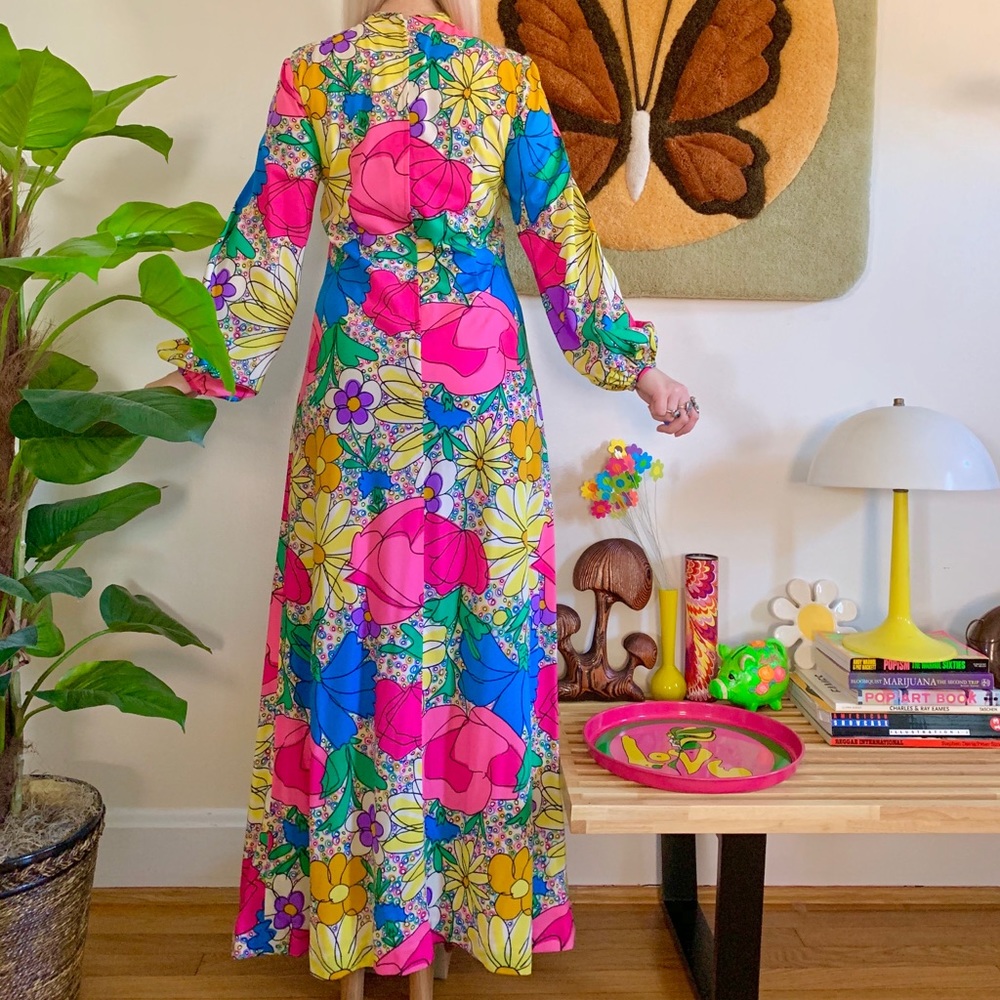 1970s mr blackwell bold floral jersey maxi gown - Picture 4 of 7